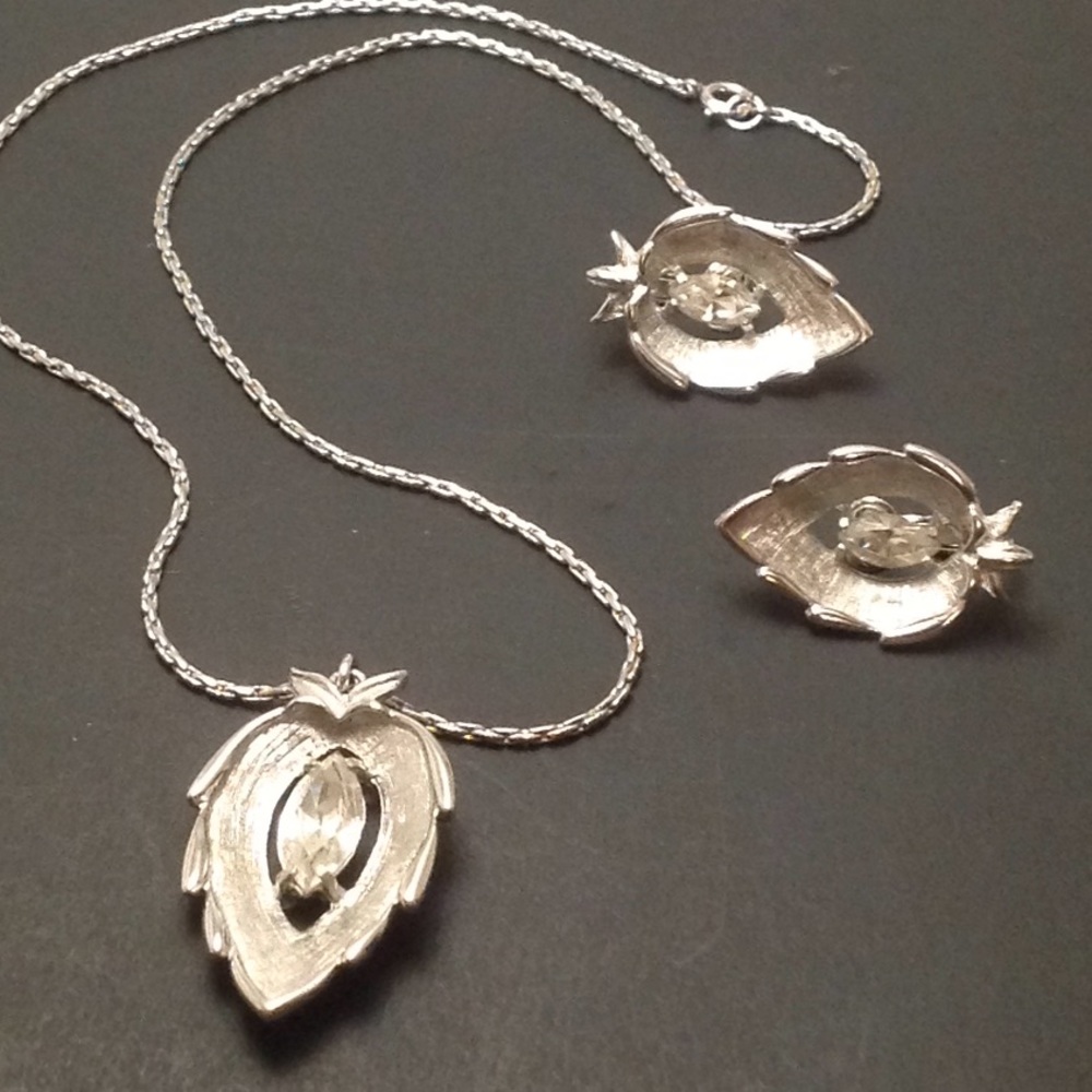 Silver tone  vintage Sarah cov  3 pieces set ,